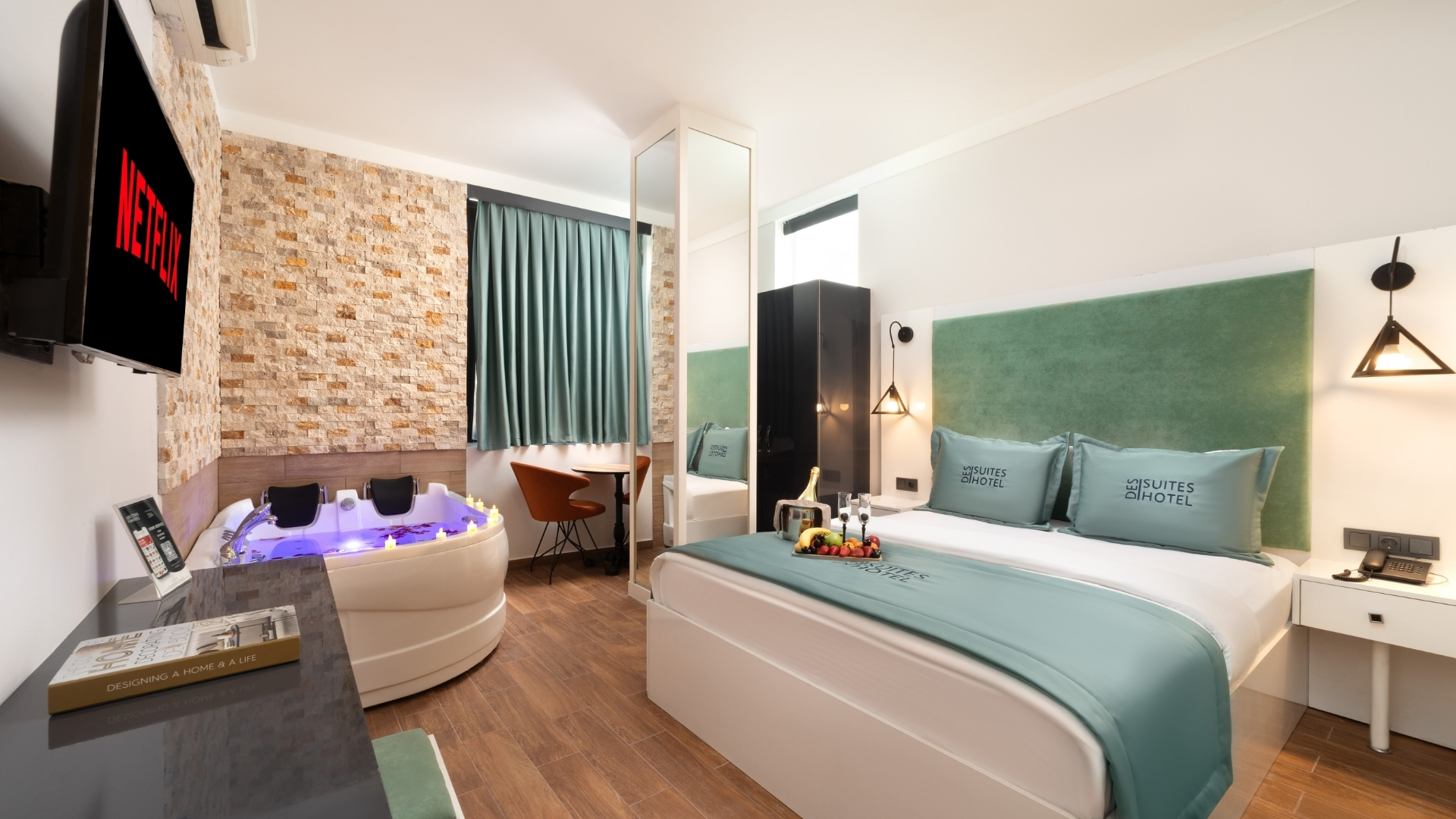 JAKUZİLİ SUİT ROOM